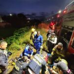 Policía Morelia rescató a un joven que cayó con su vehículo al río